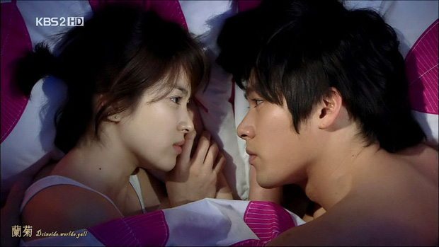 Chuyện tình Song Hye Kyo - Hyun Bin: Đẹp nhưng 2 chữ 'tiểu tam' làm nên cái kết thị phi, sau bao đau khổ liệu có về với nhau? - 1 Chuyện tình Song Hye Kyo - Hyun Bin: Đẹp nhưng 2 chữ 'tiểu tam' làm nên cái kết thị phi, sau bao đau khổ liệu có về với nhau? - 1