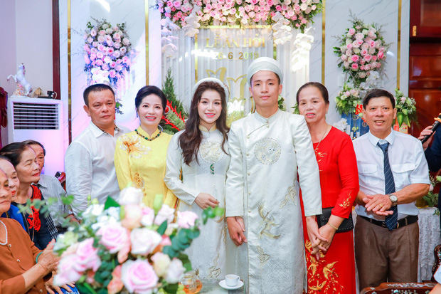 Chuyện bầu bì vẫn không 'hạ bệ' được nhan sắc của dàn WAGs Việt, có người còn mặn mà hơn lúc chưa chồng - 7 Chuyện bầu bì vẫn không 'hạ bệ' được nhan sắc của dàn WAGs Việt, có người còn mặn mà hơn lúc chưa chồng - 7