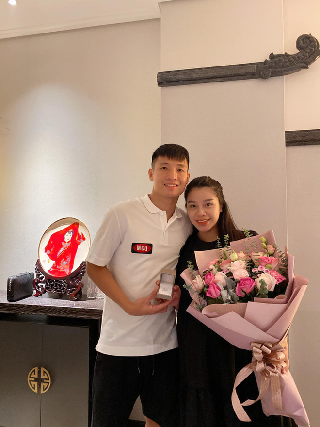 Chuyện bầu bì vẫn không 'hạ bệ' được nhan sắc của dàn WAGs Việt, có người còn mặn mà hơn lúc chưa chồng - 9 Chuyện bầu bì vẫn không 'hạ bệ' được nhan sắc của dàn WAGs Việt, có người còn mặn mà hơn lúc chưa chồng - 9