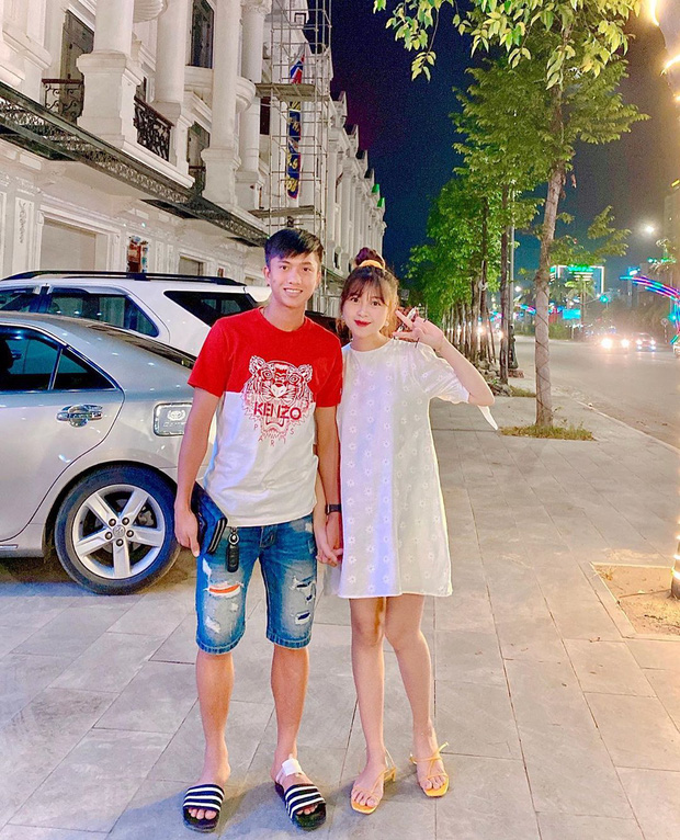 Chuyện bầu bì vẫn không 'hạ bệ' được nhan sắc của dàn WAGs Việt, có người còn mặn mà hơn lúc chưa chồng - 5 Chuyện bầu bì vẫn không 'hạ bệ' được nhan sắc của dàn WAGs Việt, có người còn mặn mà hơn lúc chưa chồng - 5