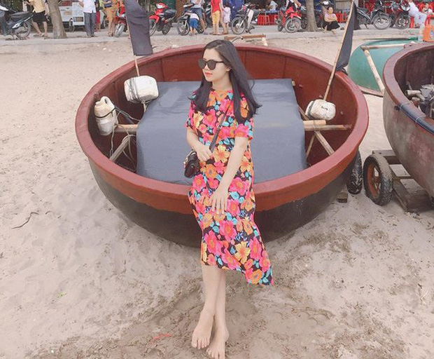 Chuyện bầu bì vẫn không 'hạ bệ' được nhan sắc của dàn WAGs Việt, có người còn mặn mà hơn lúc chưa chồng - 11 Chuyện bầu bì vẫn không 'hạ bệ' được nhan sắc của dàn WAGs Việt, có người còn mặn mà hơn lúc chưa chồng - 11