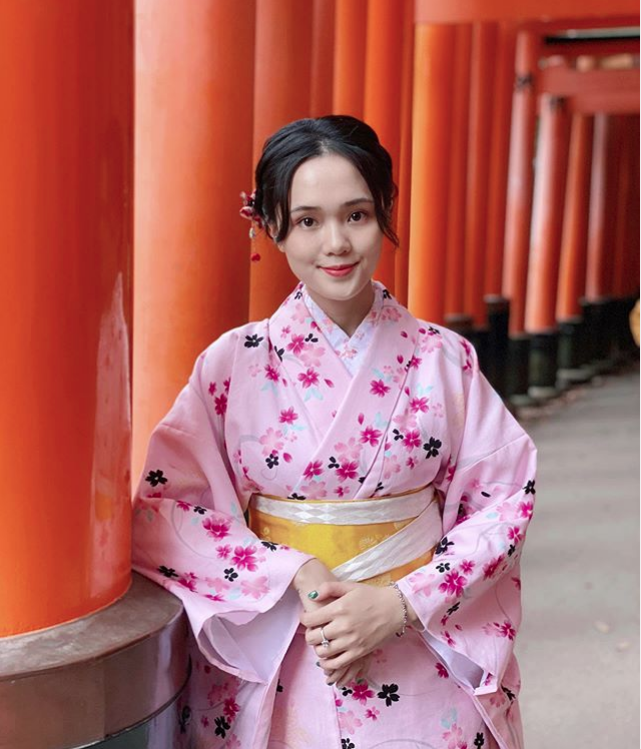 Vừa tiết lộ doanh thu 1 tháng gần 2 tỷ, bà bầu 9X Quỳnh Anh - vợ cầu thủ Duy Mạnh đã mạnh tay sắm cả núi đồ hiệu, ước tính giá trị không dưới trăm triệu Vừa tiết lộ doanh thu 1 tháng gần 2 tỷ, bà bầu 9X Quỳnh Anh - vợ cầu thủ Duy Mạnh đã mạnh tay sắm cả núi đồ hiệu, ước tính giá trị không dưới trăm triệu