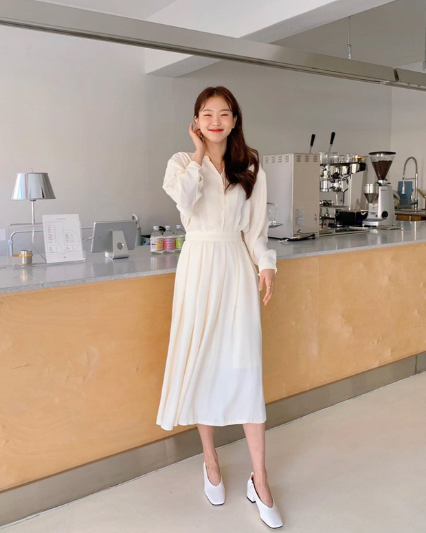 Nắng nóng phát ốm, chị em cứ lôi 5 items nhẹ mát này ra mặc để 'giải nhiệt' mà độ sành điệu vẫn được giữ nguyên - 5 Nắng nóng phát ốm, chị em cứ lôi 5 items nhẹ mát này ra mặc để 'giải nhiệt' mà độ sành điệu vẫn được giữ nguyên - 5