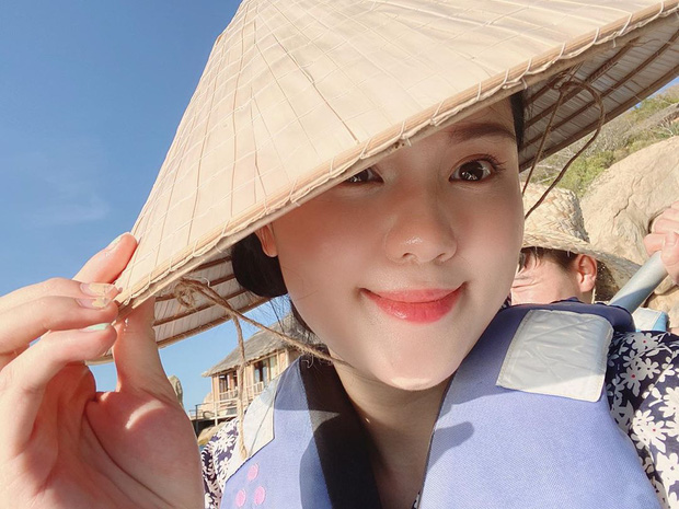 Chuyện bầu bì vẫn không 'hạ bệ' được nhan sắc của dàn WAGs Việt, có người còn mặn mà hơn lúc chưa chồng - 1 Chuyện bầu bì vẫn không 'hạ bệ' được nhan sắc của dàn WAGs Việt, có người còn mặn mà hơn lúc chưa chồng - 1