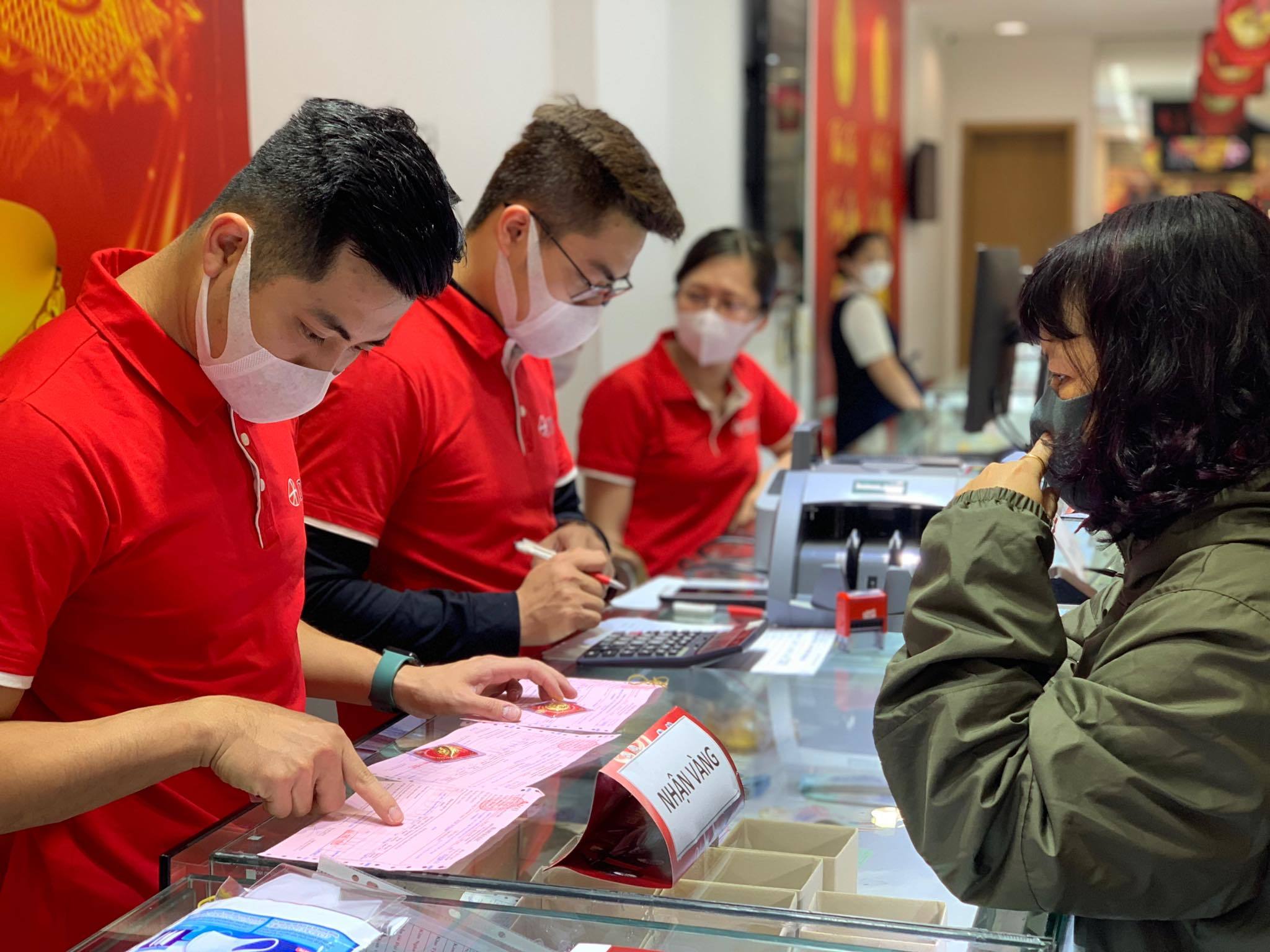 Giá vàng hôm nay 24/5: Chốt phiên giảm giá cuối tuần Giá vàng hôm nay 24/5: Chốt phiên giảm giá cuối tuần