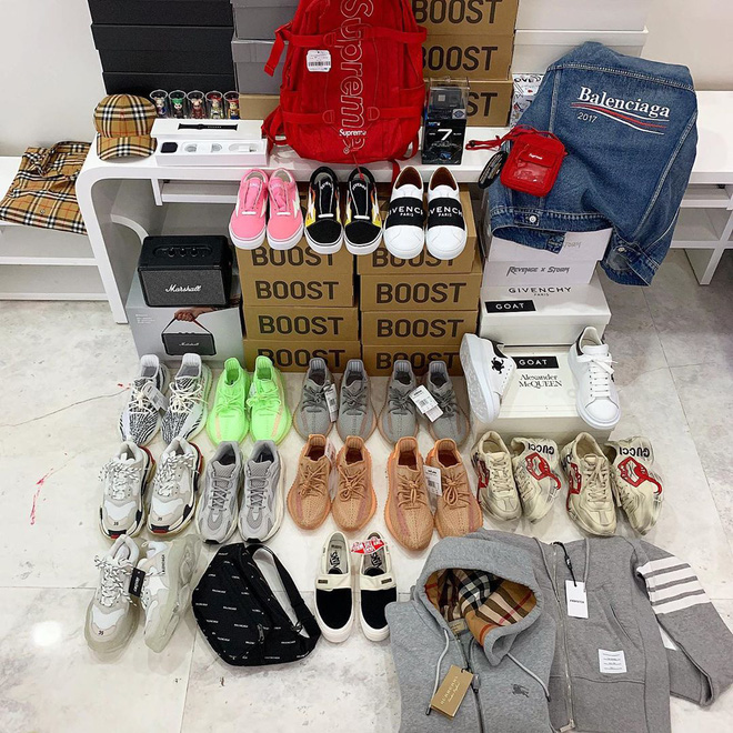 Rich kid và gái đẹp lấy chồng đại gia để lộ 'gia tài' siêu to khổng lồ khi quay story, chụp ảnh trong phòng riêng - 15 Rich kid và gái đẹp lấy chồng đại gia để lộ 'gia tài' siêu to khổng lồ khi quay story, chụp ảnh trong phòng riêng - 15