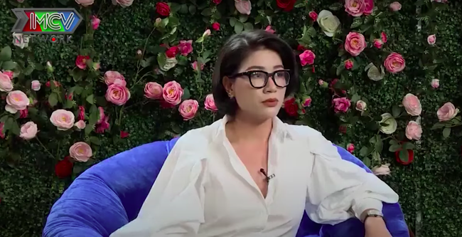 Sốc khi Trang Trần đấu khẩu vỗ mặt TS. Lê Thẩm Dương: 'Thầy đang áp đặt suy nghĩ giống bọn ngu trên cộng đồng mạng à?' - 3 Sốc khi Trang Trần đấu khẩu vỗ mặt TS. Lê Thẩm Dương: 'Thầy đang áp đặt suy nghĩ giống bọn ngu trên cộng đồng mạng à?' - 3