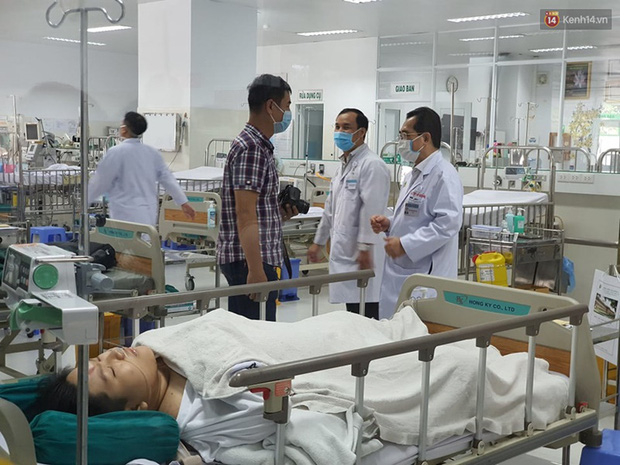 Vụ cây bật gốc khiến nhiều học sinh thương vong: 'Đưa cháu đến trường, chỉ 5 phút sau tôi nhận được tin cây đổ, cảnh tượng kinh hoàng lắm' - 5 Vụ cây bật gốc khiến nhiều học sinh thương vong: 'Đưa cháu đến trường, chỉ 5 phút sau tôi nhận được tin cây đổ, cảnh tượng kinh hoàng lắm' - 5