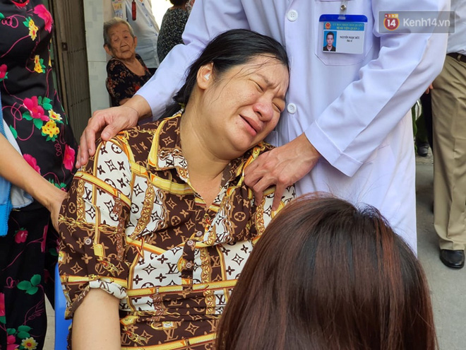 Vừa sinh con 2 ngày, mẹ đau đớn nằm băng ca về nhìn mặt con trai đầu tử nạn vì bị cây đè trúng ở sân trường - 5 Vừa sinh con 2 ngày, mẹ đau đớn nằm băng ca về nhìn mặt con trai đầu tử nạn vì bị cây đè trúng ở sân trường - 5