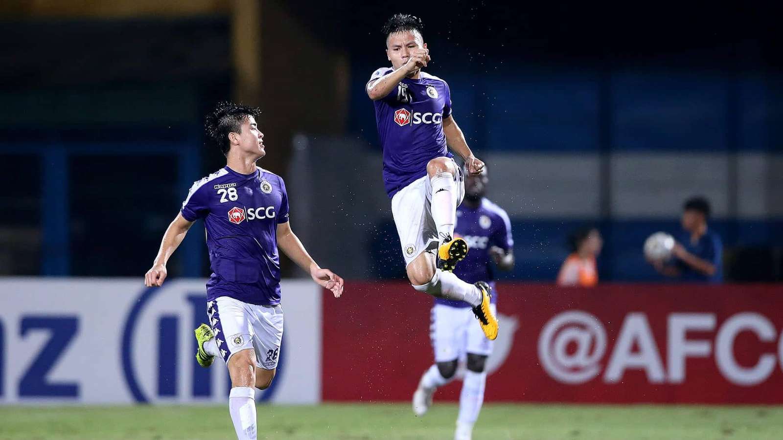 Quang Hải dẫn đầu danh sách bình chọn 'Pha sút phạt đẹp nhất AFC Cup' Quang Hải dẫn đầu danh sách bình chọn 'Pha sút phạt đẹp nhất AFC Cup'