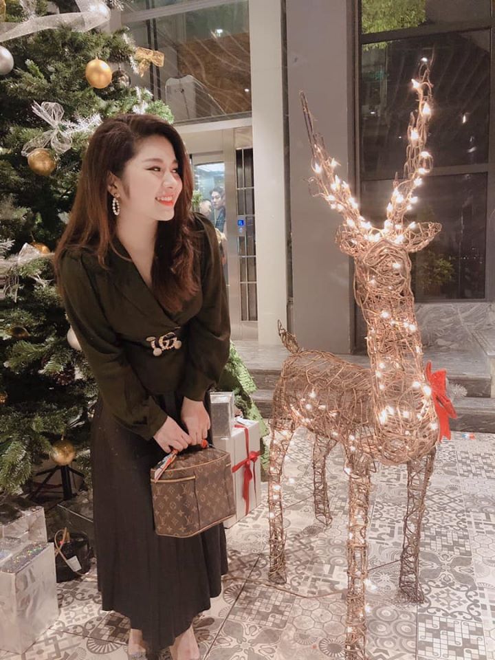 Hình ảnh đời thường xinh đẹp, dịu dàng của nữ MC VTV mắc bệnh ung thư máu ở tuổi 29 khiến khán giả xót xa - 24 Hình ảnh đời thường xinh đẹp, dịu dàng của nữ MC VTV mắc bệnh ung thư máu ở tuổi 29 khiến khán giả xót xa - 24