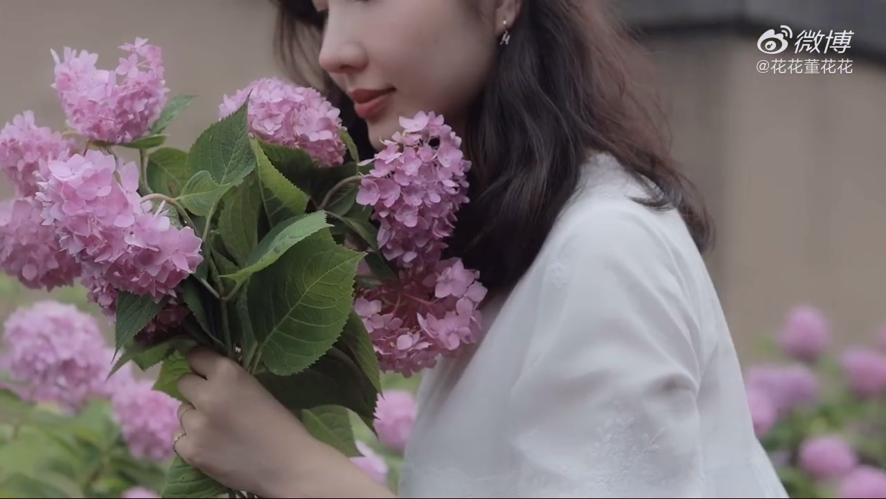 Vợ chủ tịch Taobao chính thức 'phản đòn' nhân tình của chồng bằng vlog đầy ẩn ý trong khi nam chính vẫn quyết im lặng - 1 Vợ chủ tịch Taobao chính thức 'phản đòn' nhân tình của chồng bằng vlog đầy ẩn ý trong khi nam chính vẫn quyết im lặng - 1