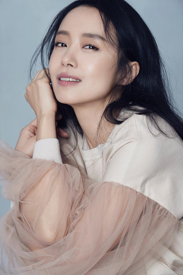 'Ảnh hậu Cannes' Jeon Do Yeon: Phía sau những cảnh nóng bạo liệt trên màn ảnh là cuộc hôn nhân viên mãn bên cạnh người đàn ông bình lặng và bao dung - 5 'Ảnh hậu Cannes' Jeon Do Yeon: Phía sau những cảnh nóng bạo liệt trên màn ảnh là cuộc hôn nhân viên mãn bên cạnh người đàn ông bình lặng và bao dung - 5