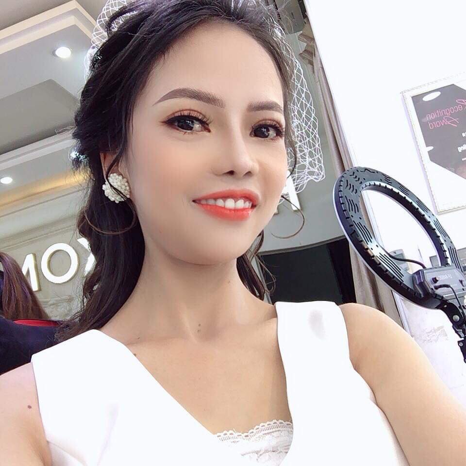 Sau 2 năm dao kéo đổi đời vì bị miệt thị 'xấu xúc phạm người nhìn' trên livestream, mẹ đơn thân Duyên Phạm giờ ra sao? - 18 Sau 2 năm dao kéo đổi đời vì bị miệt thị 'xấu xúc phạm người nhìn' trên livestream, mẹ đơn thân Duyên Phạm giờ ra sao? - 18