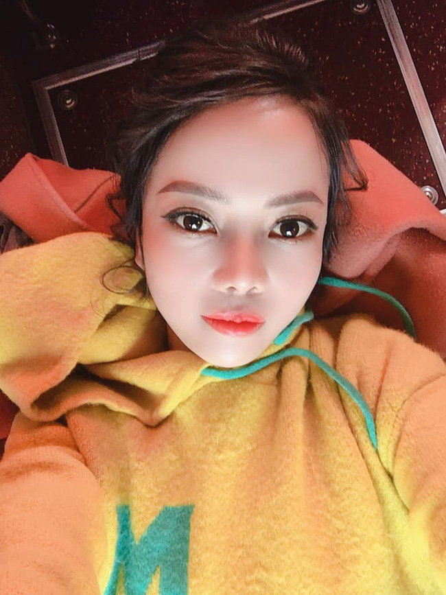 Sau 2 năm dao kéo đổi đời vì bị miệt thị 'xấu xúc phạm người nhìn' trên livestream, mẹ đơn thân Duyên Phạm giờ ra sao? - 17 Sau 2 năm dao kéo đổi đời vì bị miệt thị 'xấu xúc phạm người nhìn' trên livestream, mẹ đơn thân Duyên Phạm giờ ra sao? - 17