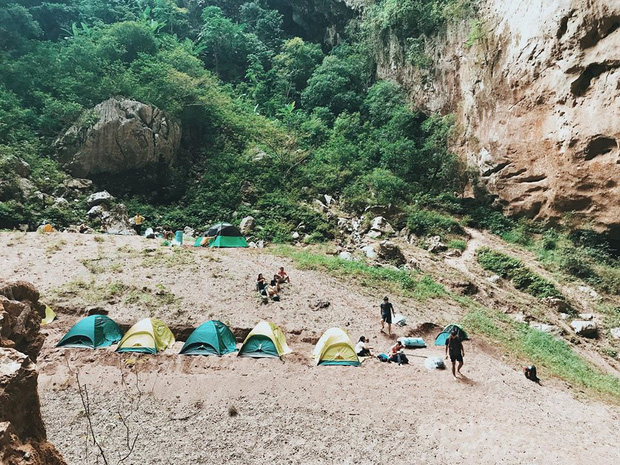 Chàng trai lần đầu tiết lộ nhiều sự thật ít biết về 'hố tử thần' cao nhất Việt Nam, khẳng định nhiều bài đăng trên MXH đưa thông tin sai lệch gây hiểu lầm - 13 Chàng trai lần đầu tiết lộ nhiều sự thật ít biết về 'hố tử thần' cao nhất Việt Nam, khẳng định nhiều bài đăng trên MXH đưa thông tin sai lệch gây hiểu lầm - 13