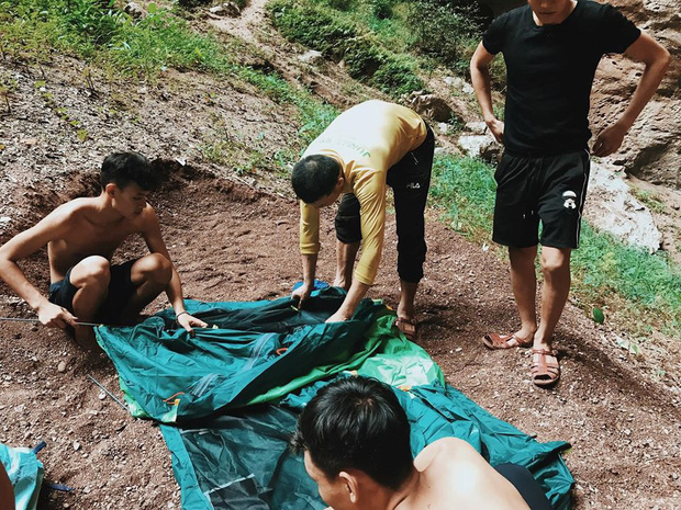 Chàng trai lần đầu tiết lộ nhiều sự thật ít biết về 'hố tử thần' cao nhất Việt Nam, khẳng định nhiều bài đăng trên MXH đưa thông tin sai lệch gây hiểu lầm - 14 Chàng trai lần đầu tiết lộ nhiều sự thật ít biết về 'hố tử thần' cao nhất Việt Nam, khẳng định nhiều bài đăng trên MXH đưa thông tin sai lệch gây hiểu lầm - 14