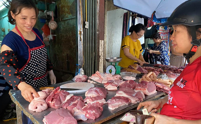 Giá thịt lợn lên 200 nghìn đồng/kg, cao chưa từng có Giá thịt lợn lên 200 nghìn đồng/kg, cao chưa từng có