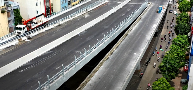 Hà Nội: Toàn cảnh tuyến đường trên cao gần 9.500 tỷ sau 2 năm thi công - 1 Hà Nội: Toàn cảnh tuyến đường trên cao gần 9.500 tỷ sau 2 năm thi công - 1