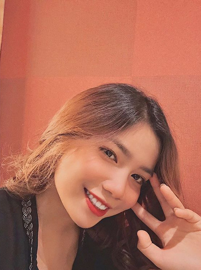 Chùm ảnh: Nhan sắc của loạt gái xinh bàn bên khiến đám con trai không còn muốn crush nữ sinh trường ngoài - 33 Chùm ảnh: Nhan sắc của loạt gái xinh bàn bên khiến đám con trai không còn muốn crush nữ sinh trường ngoài - 33