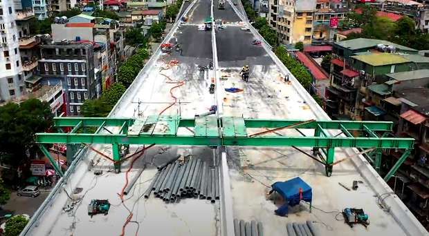 Hà Nội: Toàn cảnh tuyến đường trên cao gần 9.500 tỷ sau 2 năm thi công Hà Nội: Toàn cảnh tuyến đường trên cao gần 9.500 tỷ sau 2 năm thi công
