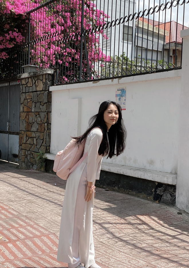 Chùm ảnh: Nhan sắc của loạt gái xinh bàn bên khiến đám con trai không còn muốn crush nữ sinh trường ngoài - 12 Chùm ảnh: Nhan sắc của loạt gái xinh bàn bên khiến đám con trai không còn muốn crush nữ sinh trường ngoài - 12