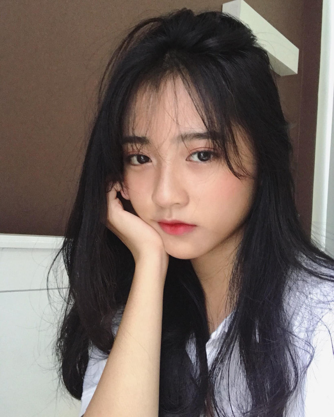 Chùm ảnh: Nhan sắc của loạt gái xinh bàn bên khiến đám con trai không còn muốn crush nữ sinh trường ngoài - 13 Chùm ảnh: Nhan sắc của loạt gái xinh bàn bên khiến đám con trai không còn muốn crush nữ sinh trường ngoài - 13
