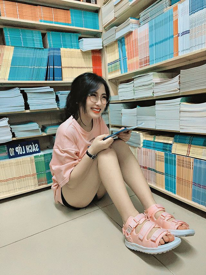 Chùm ảnh: Nhan sắc của loạt gái xinh bàn bên khiến đám con trai không còn muốn crush nữ sinh trường ngoài - 3 Chùm ảnh: Nhan sắc của loạt gái xinh bàn bên khiến đám con trai không còn muốn crush nữ sinh trường ngoài - 3