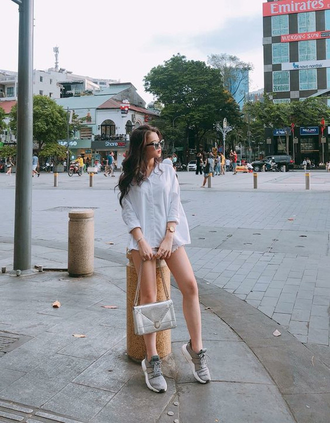 Linh Ka chỉ cao 'ba mét bẻ đôi' nhưng lên ảnh vẫn cao ráo nhờ 3 tuyệt kỹ lên đồ hack chân dài cực đỉnh - 4 Linh Ka chỉ cao 'ba mét bẻ đôi' nhưng lên ảnh vẫn cao ráo nhờ 3 tuyệt kỹ lên đồ hack chân dài cực đỉnh - 4