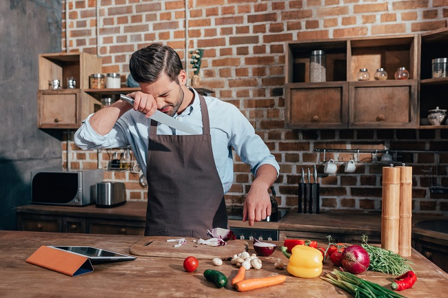 Vì sao thái hành lại bị chảy nước mắt? Vì sao thái hành lại bị chảy nước mắt?