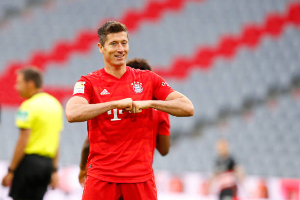 Lewandowski lập cú đúp, Bayern Munich thắng 5 sao trên sân nhà - 1 Lewandowski lập cú đúp, Bayern Munich thắng 5 sao trên sân nhà - 1