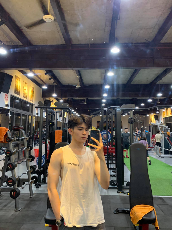 Nam sinh 2002 đẹp trai như tài tử Hong Kong, body săn chắc 6 múi - 5 Nam sinh 2002 đẹp trai như tài tử Hong Kong, body săn chắc 6 múi - 5