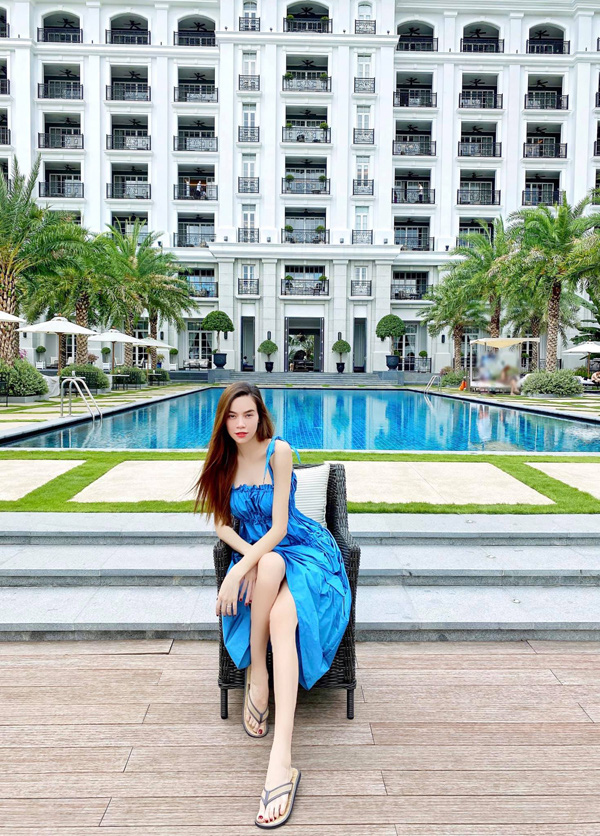 Nhan sắc rạng rỡ của Hồ Ngọc Hà khi mang thai đôi ở tuổi 36 - 1 Nhan sắc rạng rỡ của Hồ Ngọc Hà khi mang thai đôi ở tuổi 36 - 1