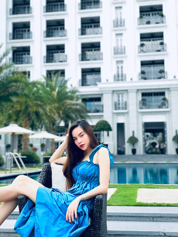 Nhan sắc rạng rỡ của Hồ Ngọc Hà khi mang thai đôi ở tuổi 36 - 2 Nhan sắc rạng rỡ của Hồ Ngọc Hà khi mang thai đôi ở tuổi 36 - 2