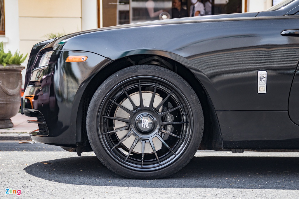 Rời ông Đặng Lê Nguyên Vũ, Rolls-Royce Wraith được lột xác ấn tượng - 7 Rời ông Đặng Lê Nguyên Vũ, Rolls-Royce Wraith được lột xác ấn tượng - 7