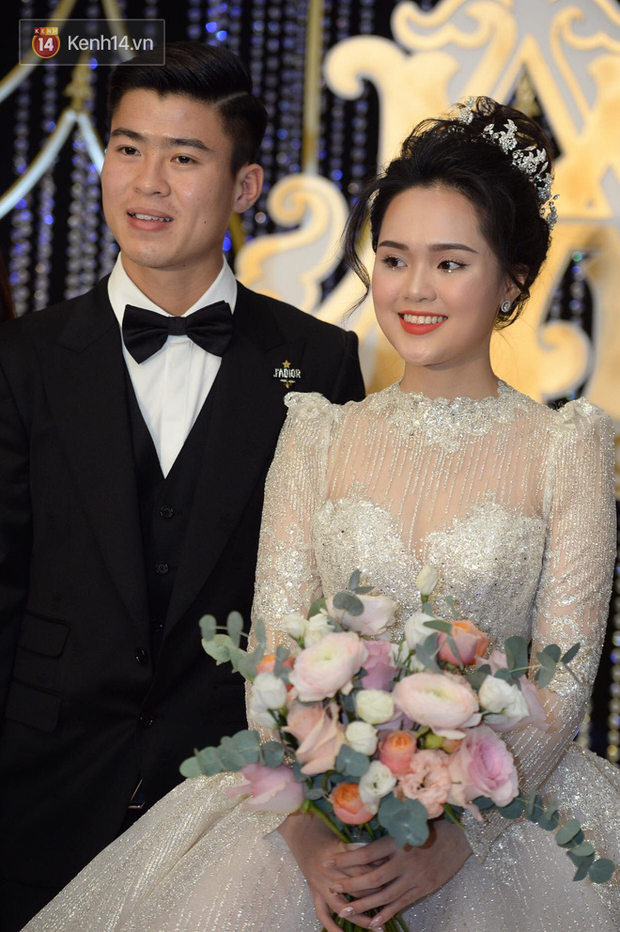 Hội cầu thủ 24, 25 tuổi quá khéo chọn vợ: Không phải ái nữ cựu chủ tịch thì cũng là rich kid du học làm cho công ty gia đình - 4 Hội cầu thủ 24, 25 tuổi quá khéo chọn vợ: Không phải ái nữ cựu chủ tịch thì cũng là rich kid du học làm cho công ty gia đình - 4