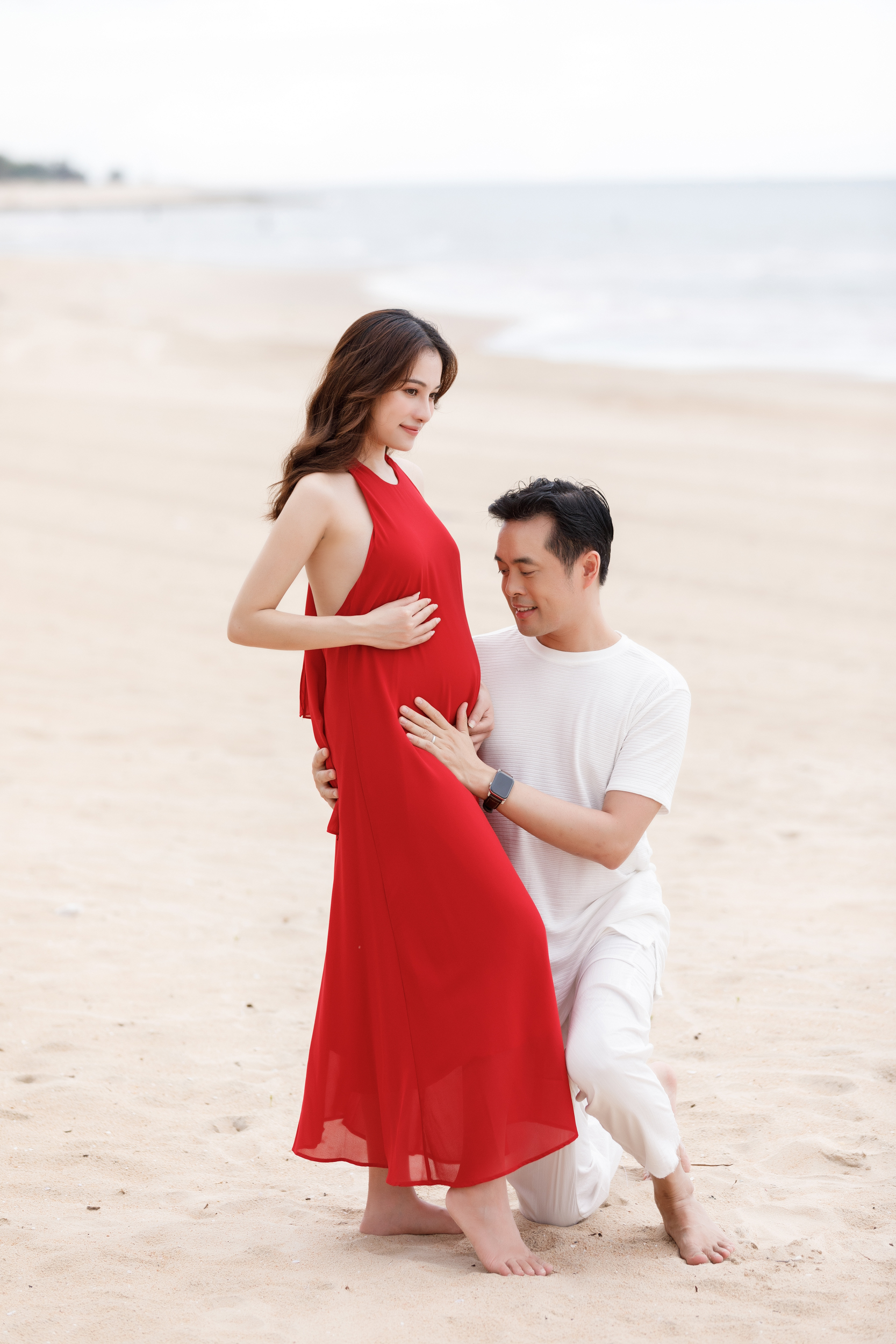 Sara Lưu khoe cận cảnh bụng bầu mang song thai, tiết lộ lý do giữ kín tin vui suốt 4 tháng - 6 Sara Lưu khoe cận cảnh bụng bầu mang song thai, tiết lộ lý do giữ kín tin vui suốt 4 tháng - 6