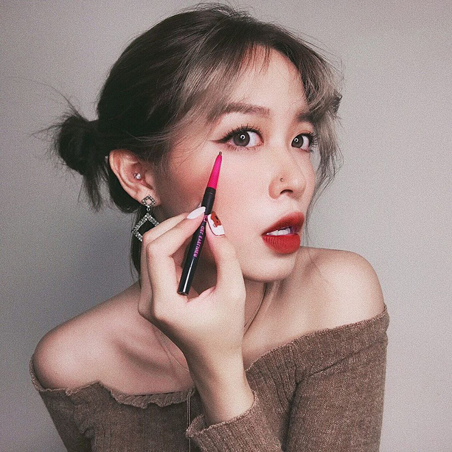 Pha dậy thì thành công của cô nàng sinh năm 1999 từng bị body shaming mỗi ngày chỉ vì... đen - 11 Pha dậy thì thành công của cô nàng sinh năm 1999 từng bị body shaming mỗi ngày chỉ vì... đen - 11