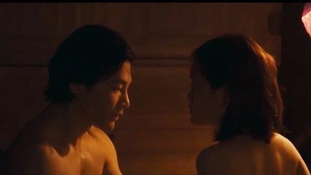 7 cảnh nóng từng gây 'chấn động' làng phim Việt: Số Đỏ tưởng bị cấm chiếu nhưng vẫn 'lội ngược dòng' với vô vàn cảnh gợi cảm - 12 7 cảnh nóng từng gây 'chấn động' làng phim Việt: Số Đỏ tưởng bị cấm chiếu nhưng vẫn 'lội ngược dòng' với vô vàn cảnh gợi cảm - 12