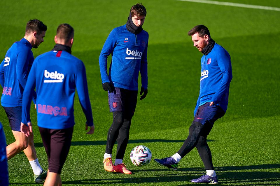Năm cầu thủ Barcelona từng mắc Covid-19 Năm cầu thủ Barcelona từng mắc Covid-19