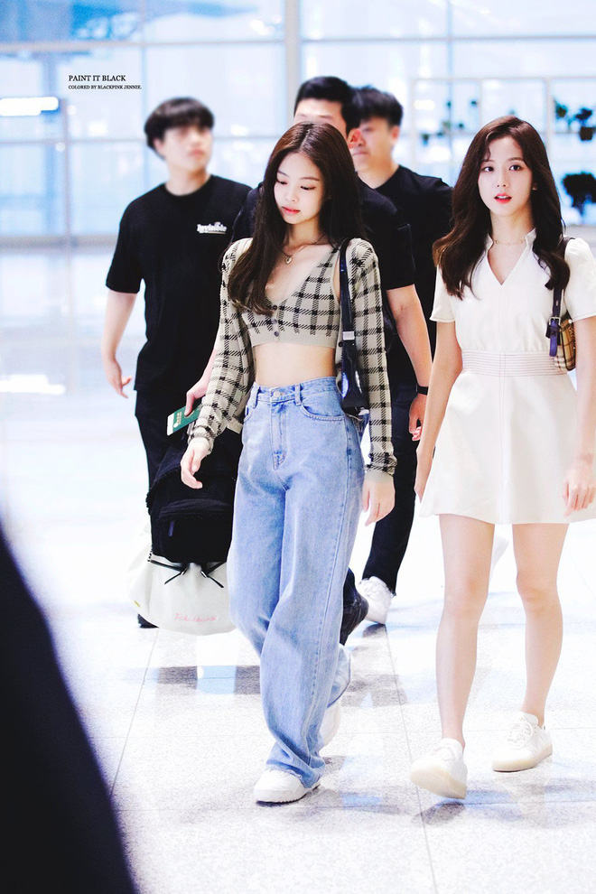 5 kiểu mix đồ giúp bạn có phong cách thập niên 90 sành điệu giống Jennie, Lisa, diện theo thì style chỉ có sang xịn trở lên - 1 5 kiểu mix đồ giúp bạn có phong cách thập niên 90 sành điệu giống Jennie, Lisa, diện theo thì style chỉ có sang xịn trở lên - 1