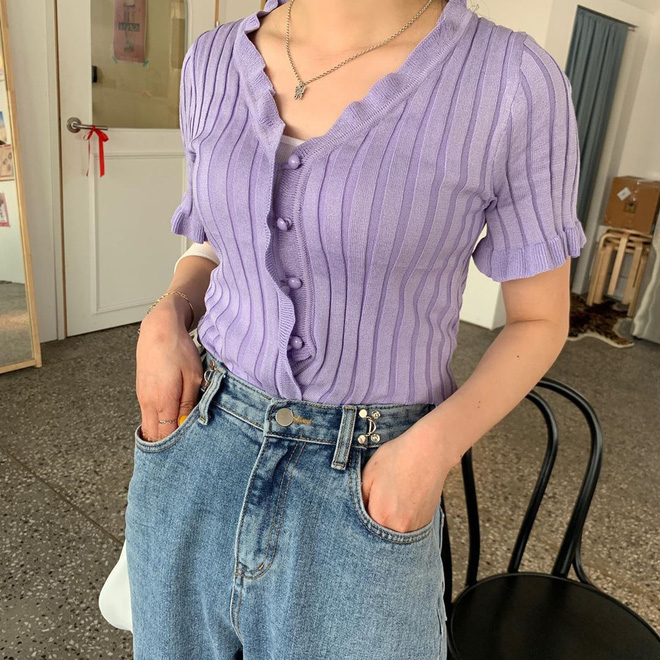 5 kiểu mix đồ giúp bạn có phong cách thập niên 90 sành điệu giống Jennie, Lisa, diện theo thì style chỉ có sang xịn trở lên - 16 5 kiểu mix đồ giúp bạn có phong cách thập niên 90 sành điệu giống Jennie, Lisa, diện theo thì style chỉ có sang xịn trở lên - 16