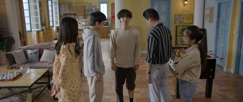 Nhà trọ Balanha tập 34: Hí hửng đi gặp Hân sau bao ngày xa cách, Lâm sốc nặng chứng kiến người yêu hạnh phúc bên tình cũ Nhà trọ Balanha tập 34: Hí hửng đi gặp Hân sau bao ngày xa cách, Lâm sốc nặng chứng kiến người yêu hạnh phúc bên tình cũ