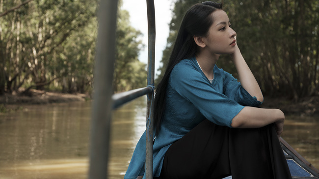 Chi Pu ra MV sặc mùi drama, mời cả Ngọc Trinh đóng tình địch nhưng phần hát bị chê 'hắt hiu như đời chị Dậu' - 5 Chi Pu ra MV sặc mùi drama, mời cả Ngọc Trinh đóng tình địch nhưng phần hát bị chê 'hắt hiu như đời chị Dậu' - 5