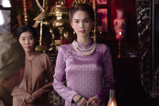 Chi Pu ra MV sặc mùi drama, mời cả Ngọc Trinh đóng tình địch nhưng phần hát bị chê 'hắt hiu như đời chị Dậu' - 8 Chi Pu ra MV sặc mùi drama, mời cả Ngọc Trinh đóng tình địch nhưng phần hát bị chê 'hắt hiu như đời chị Dậu' - 8
