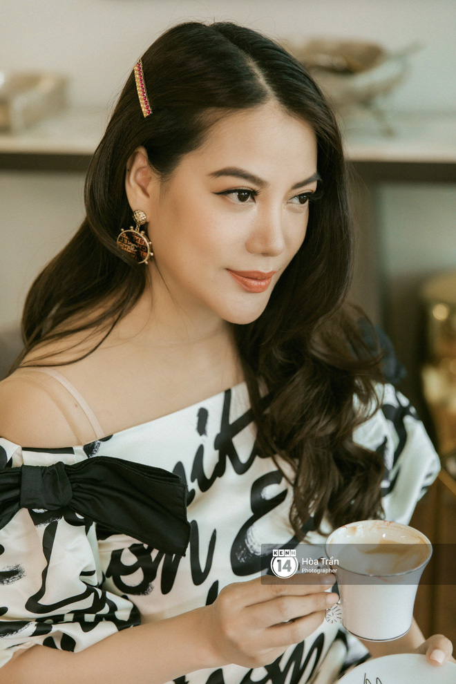 Nghe Trương Ngọc Ánh kể chuyện cuộc đời, tin đồn tình cảm hậu 'sóng gió', và lời chúc Kim Lý - Hà Hồ có song thai - 8 Nghe Trương Ngọc Ánh kể chuyện cuộc đời, tin đồn tình cảm hậu 'sóng gió', và lời chúc Kim Lý - Hà Hồ có song thai - 8