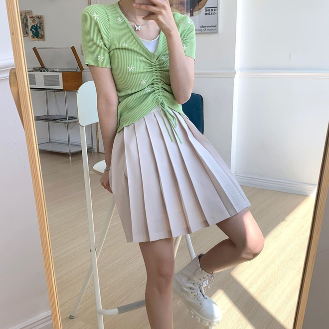 5 kiểu mix đồ giúp bạn có phong cách thập niên 90 sành điệu giống Jennie, Lisa, diện theo thì style chỉ có sang xịn trở lên - 10 5 kiểu mix đồ giúp bạn có phong cách thập niên 90 sành điệu giống Jennie, Lisa, diện theo thì style chỉ có sang xịn trở lên - 10
