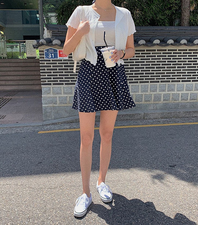 5 kiểu mix đồ giúp bạn có phong cách thập niên 90 sành điệu giống Jennie, Lisa, diện theo thì style chỉ có sang xịn trở lên - 9 5 kiểu mix đồ giúp bạn có phong cách thập niên 90 sành điệu giống Jennie, Lisa, diện theo thì style chỉ có sang xịn trở lên - 9