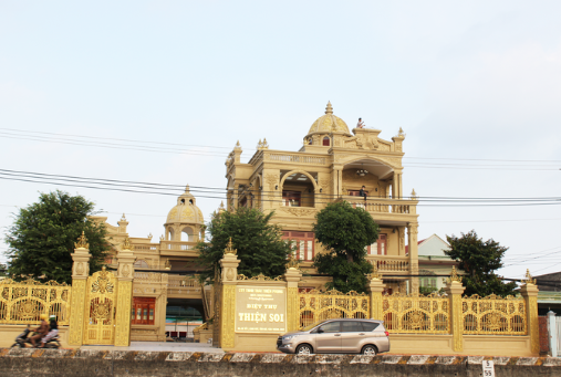 Sự thật về biệt thự dát vàng từ trong ra ngoài và dàn siêu xe hoành tráng của đại gia Vũng Tàu - 1 Sự thật về biệt thự dát vàng từ trong ra ngoài và dàn siêu xe hoành tráng của đại gia Vũng Tàu - 1