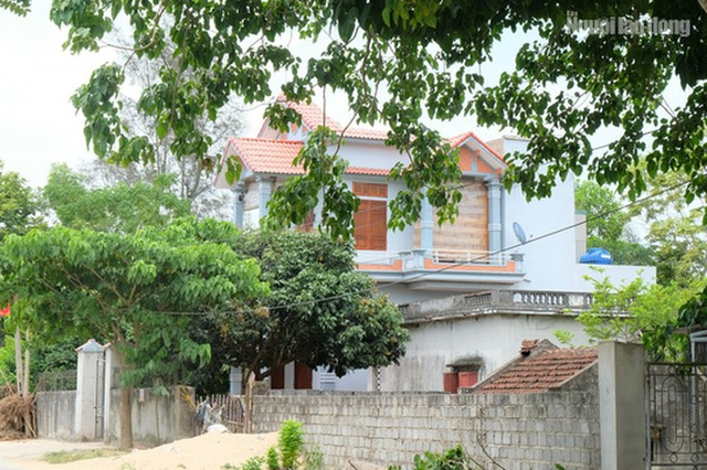 Bất ngờ với những ngôi nhà của 'hộ cận nghèo' ở xã có 712 hộ cận nghèo - 4 Bất ngờ với những ngôi nhà của 'hộ cận nghèo' ở xã có 712 hộ cận nghèo - 4
